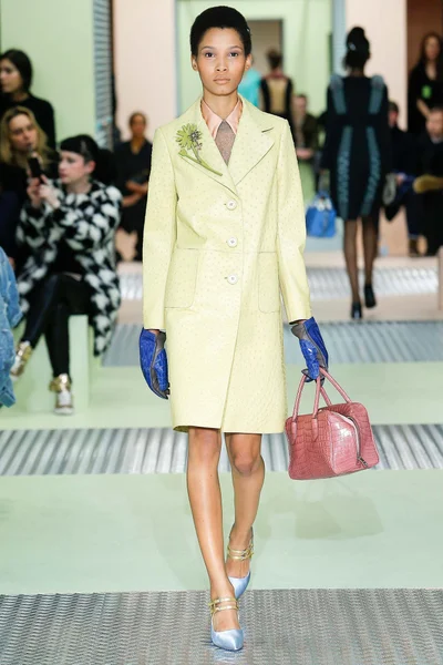 Look 28